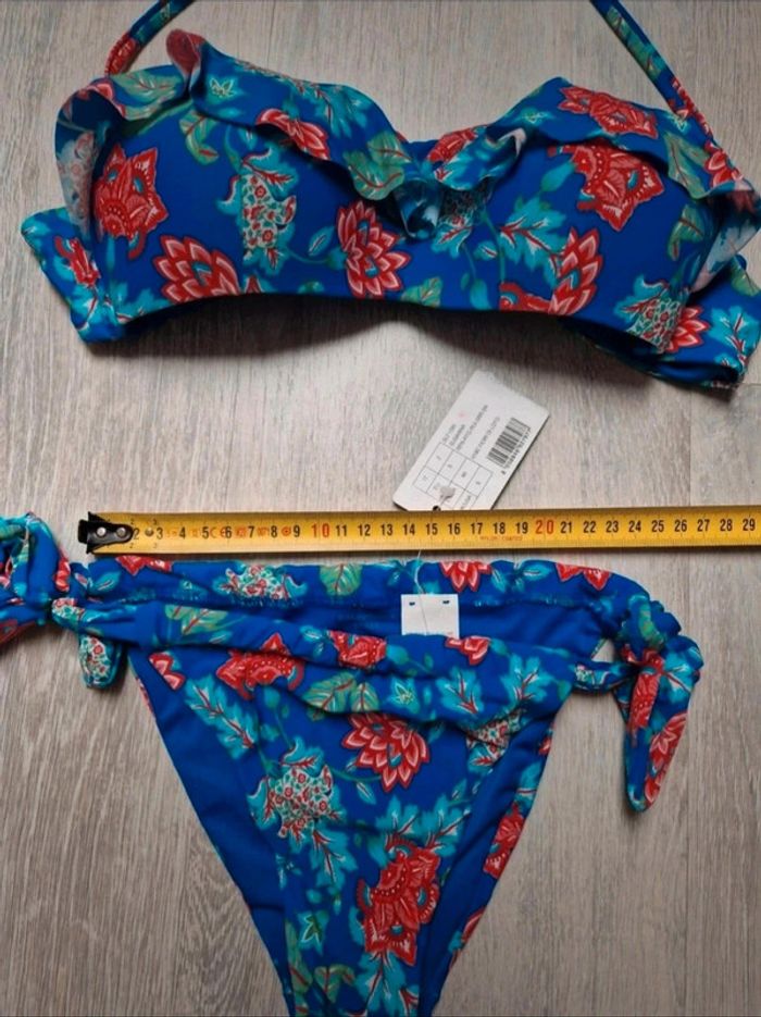 Maillot de bain bikini 2 pièces Calzedonia bleu et rouge avec fleurs - photo numéro 3