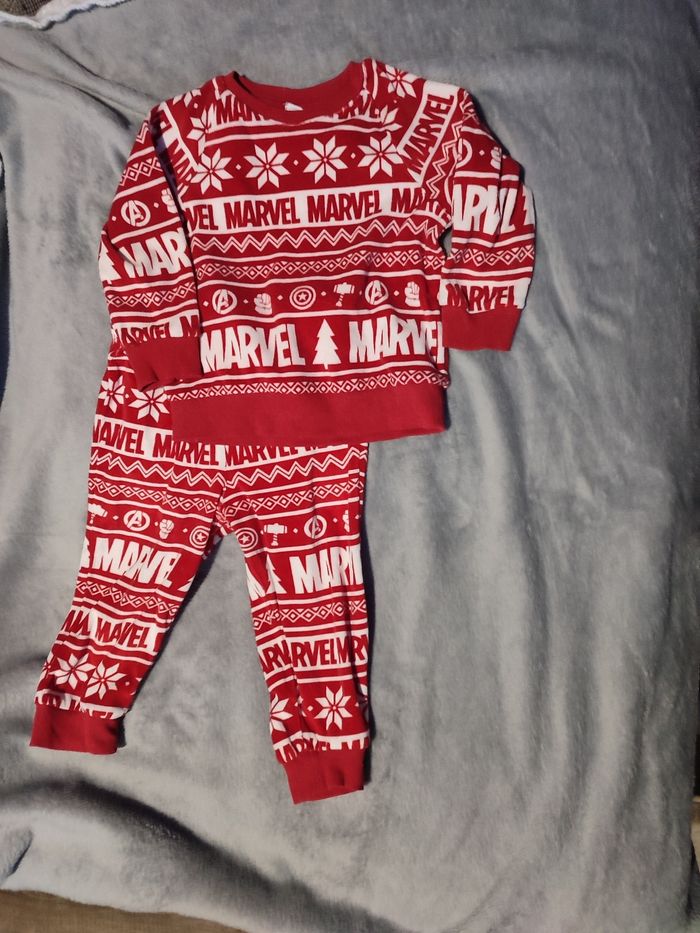 Pyjama de Noël Marvel
