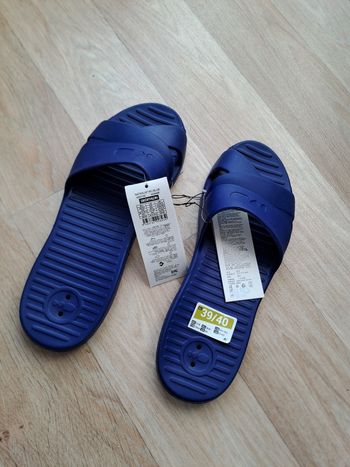 Claquette nabaiji 39 /40 neuve avec étiquette