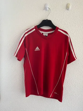T-shirt sport Adidas taille 8 ans💫