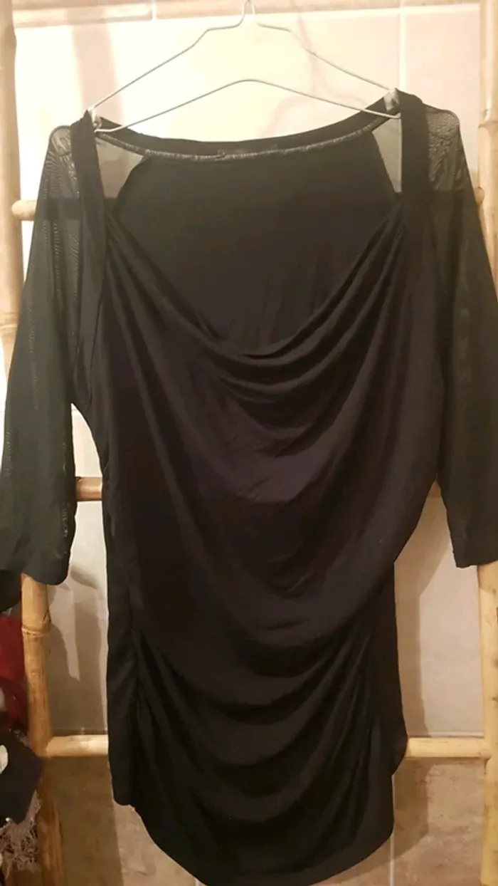 Tunique noire manches transparentes