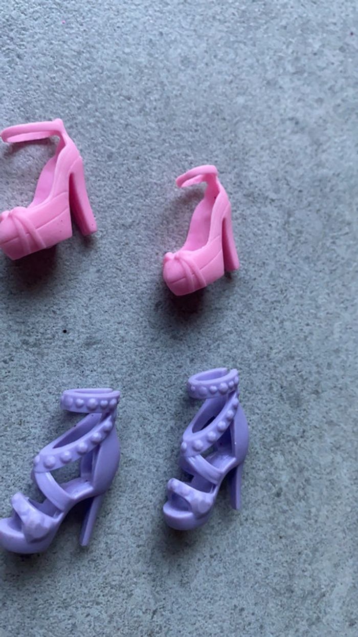Lot accessoires chaussures pour poupée Barbie - photo numéro 2
