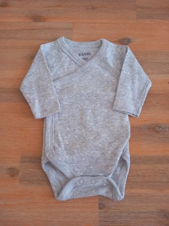 Body croisé gris à étoiles – Kiabi – Taille 00 (naissance)
