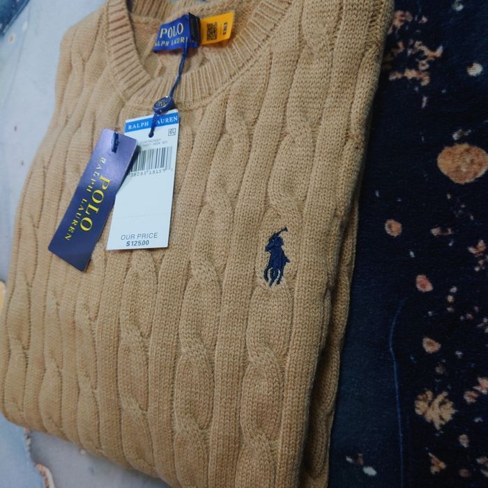 Pull torsadé col rond Polo Ralph Lauren camel logo brodé noir taille M - photo numéro 3