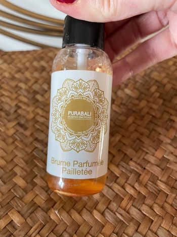 Brume parfumée pailletée Purabali