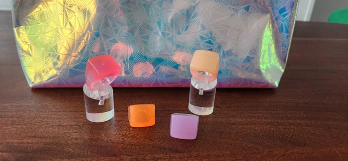 Lot x4 Bagues Plastique Multicolores Taille 66 - photo numéro 2