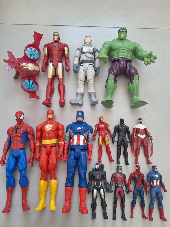 Lot 13 figurines avengers marvet et disney
