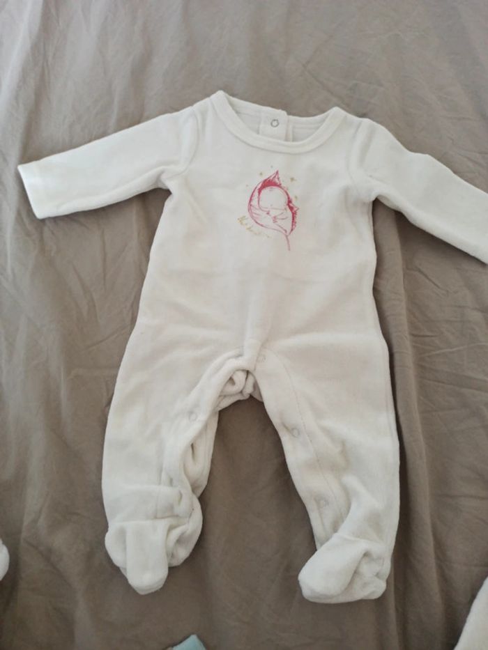Lot de 6 pyjamas, taille 1 mois - photo numéro 3