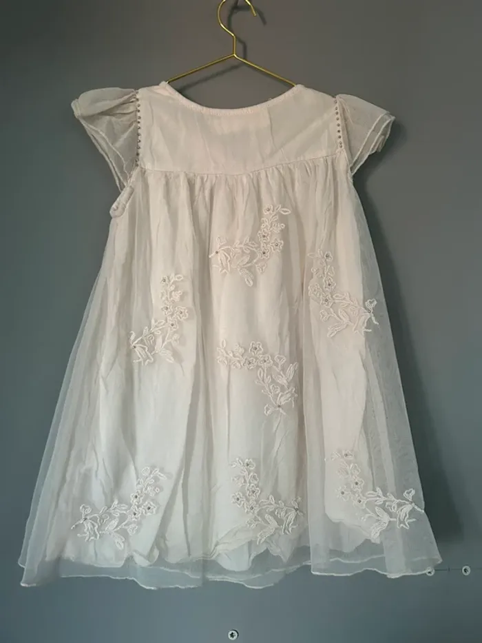 Robe Zara taille 4 ans en bon état - photo numéro 3