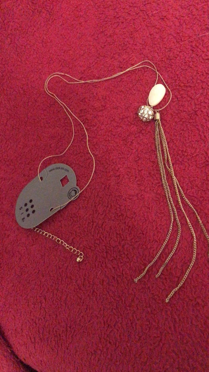 Collier pendentif doré 1,90€