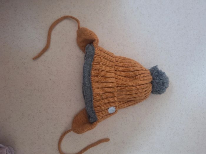 Bonnet chaud bébé ponpon
