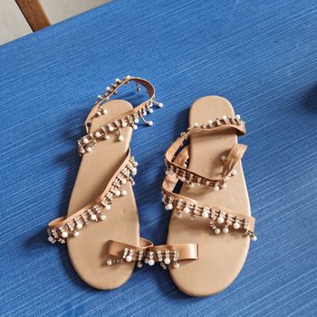 T40 sandales tong beige a perle