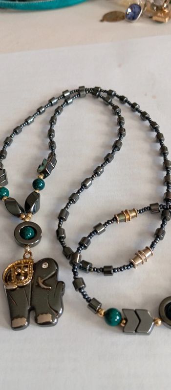 Jolie parure collier bracelet métal gris