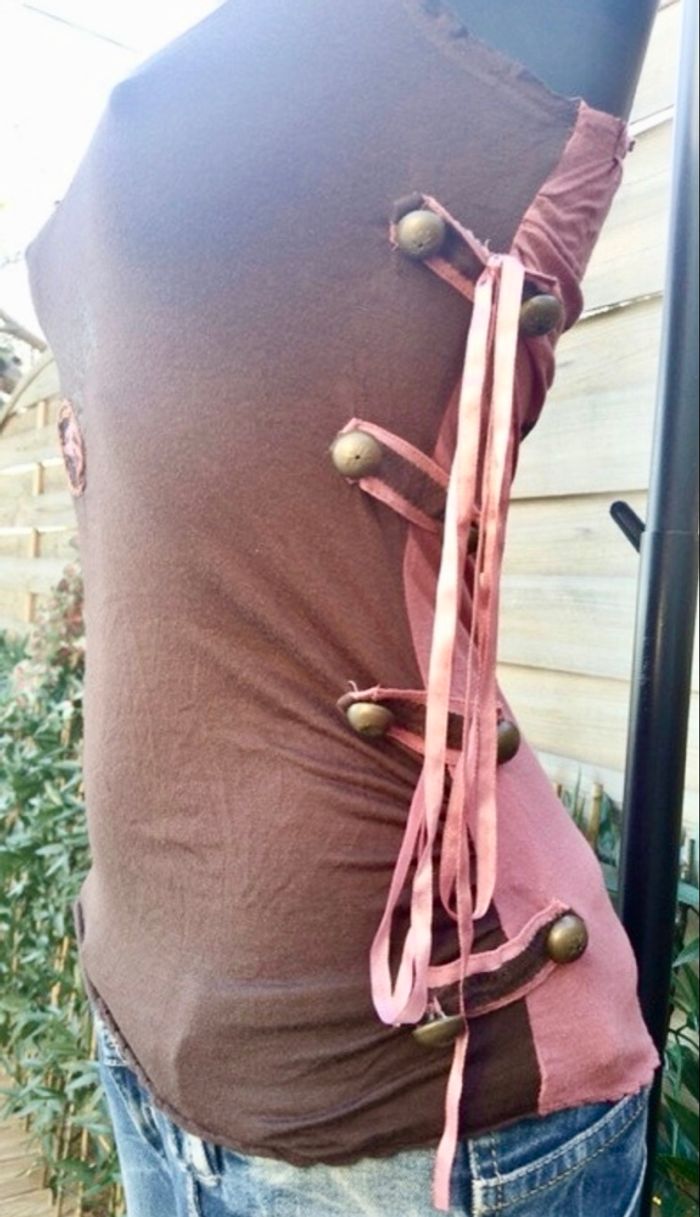 Top débardeur marque Guru - photo numéro 2