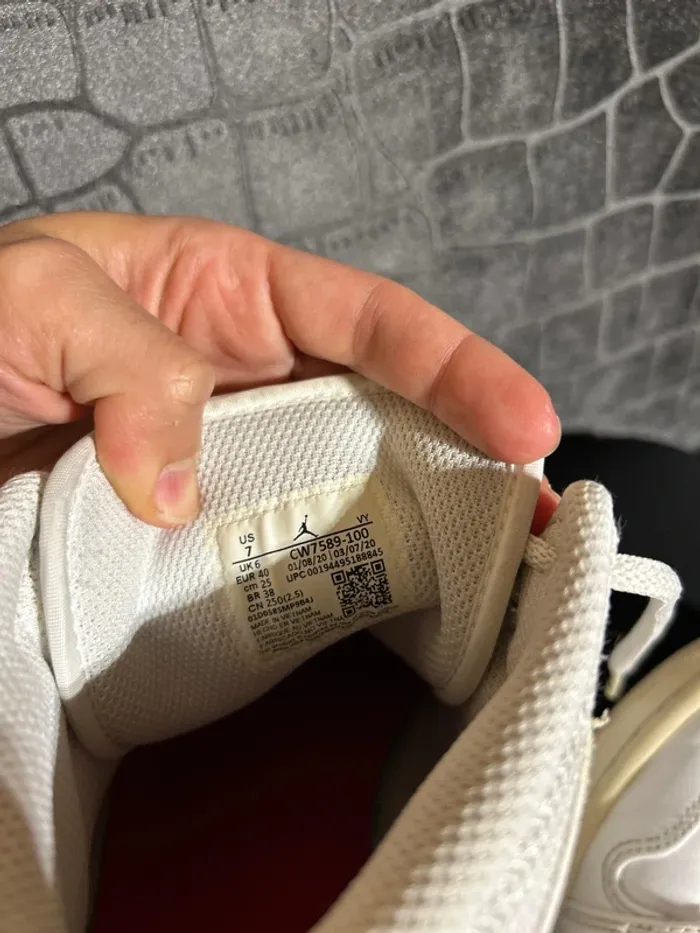 Air Jordan Limited Édition taille 40 blanche - photo numéro 6