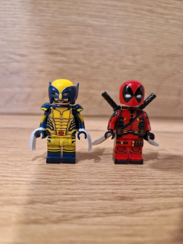 Figurines type lego Deadpool et Wolverine Marvel