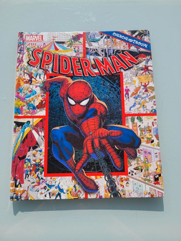 Livre grand format Cherche et trouve Spider-man 🕸 - photo numéro 2
