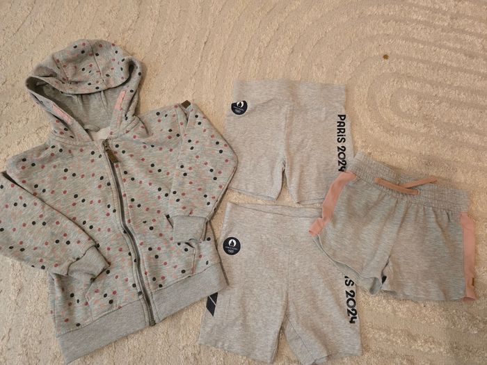 Lot vêtements fille 5ans - photo numéro 3