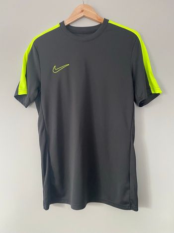 Tess shirt Nike