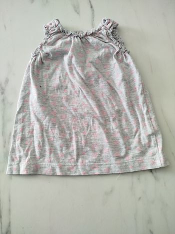 débardeur gris avec cœur rose baby girl taille 12/18 mois