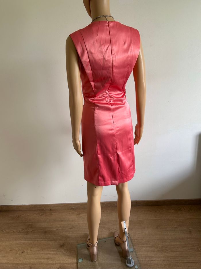 Robe rose corail satinée neuve sans manches Naf Naf taille 38 - photo numéro 6