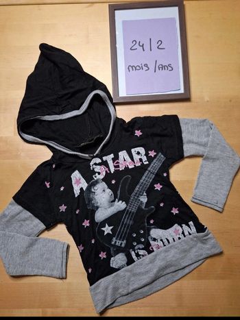 T-shirt manches longues pour fille taille 24 mois en très bon état