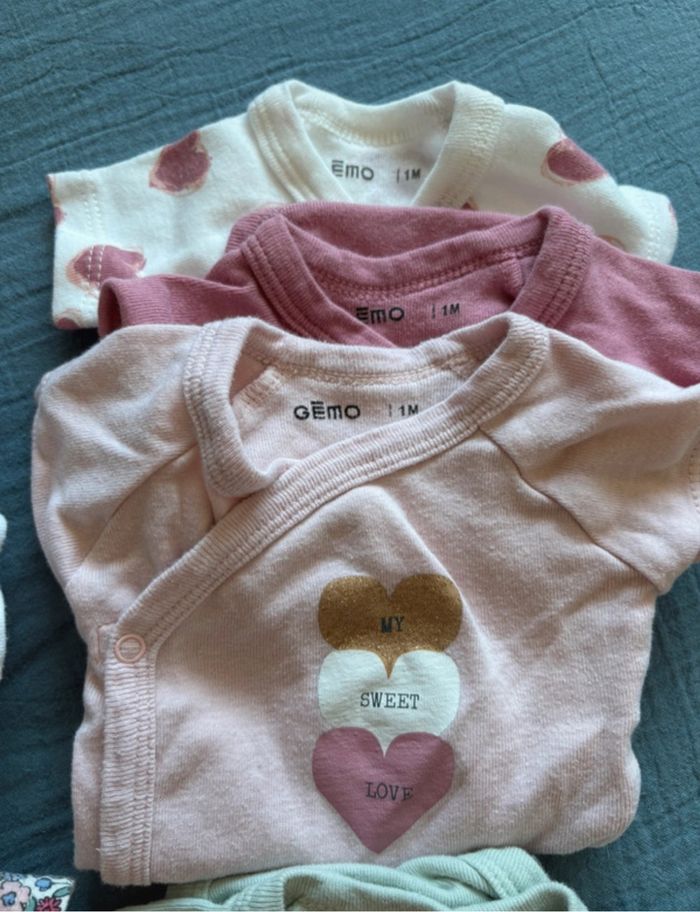 Lot 9 bodies la manches courtes - photo numéro 3