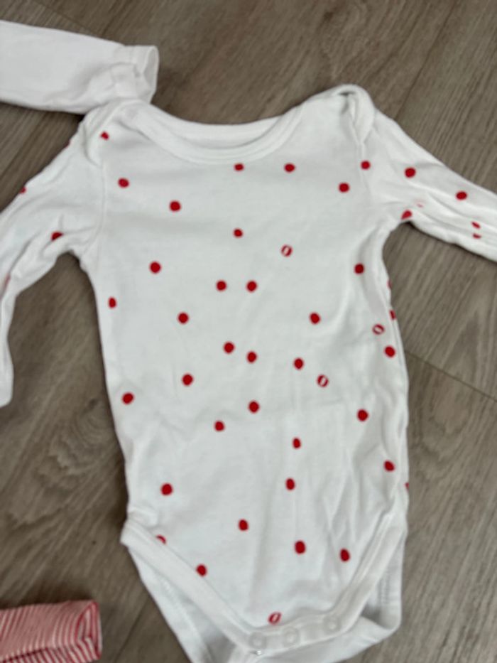 Lot de 3 bodys 6 mois - photo numéro 4