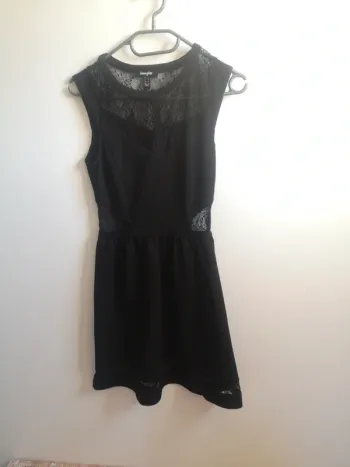 Robe noire dentelle jennyfer