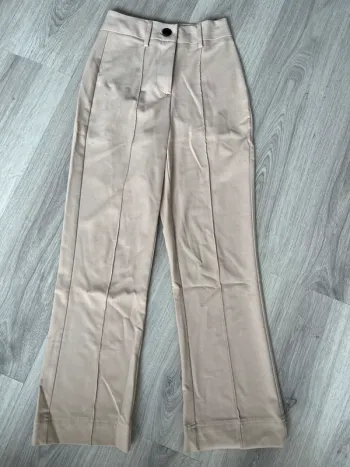 Pantalon beige crème Bershka taille 34