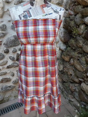 Robe bustier, volant au bas