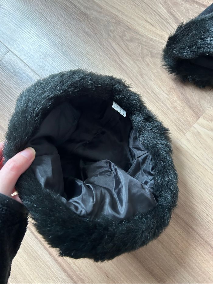 Lot de 2 bonnets noir avec fourrure Neufs HerLaine Taille 56 - photo numéro 5