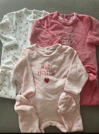 Lot de pyjamas velours  verbaudet fille 12 mois