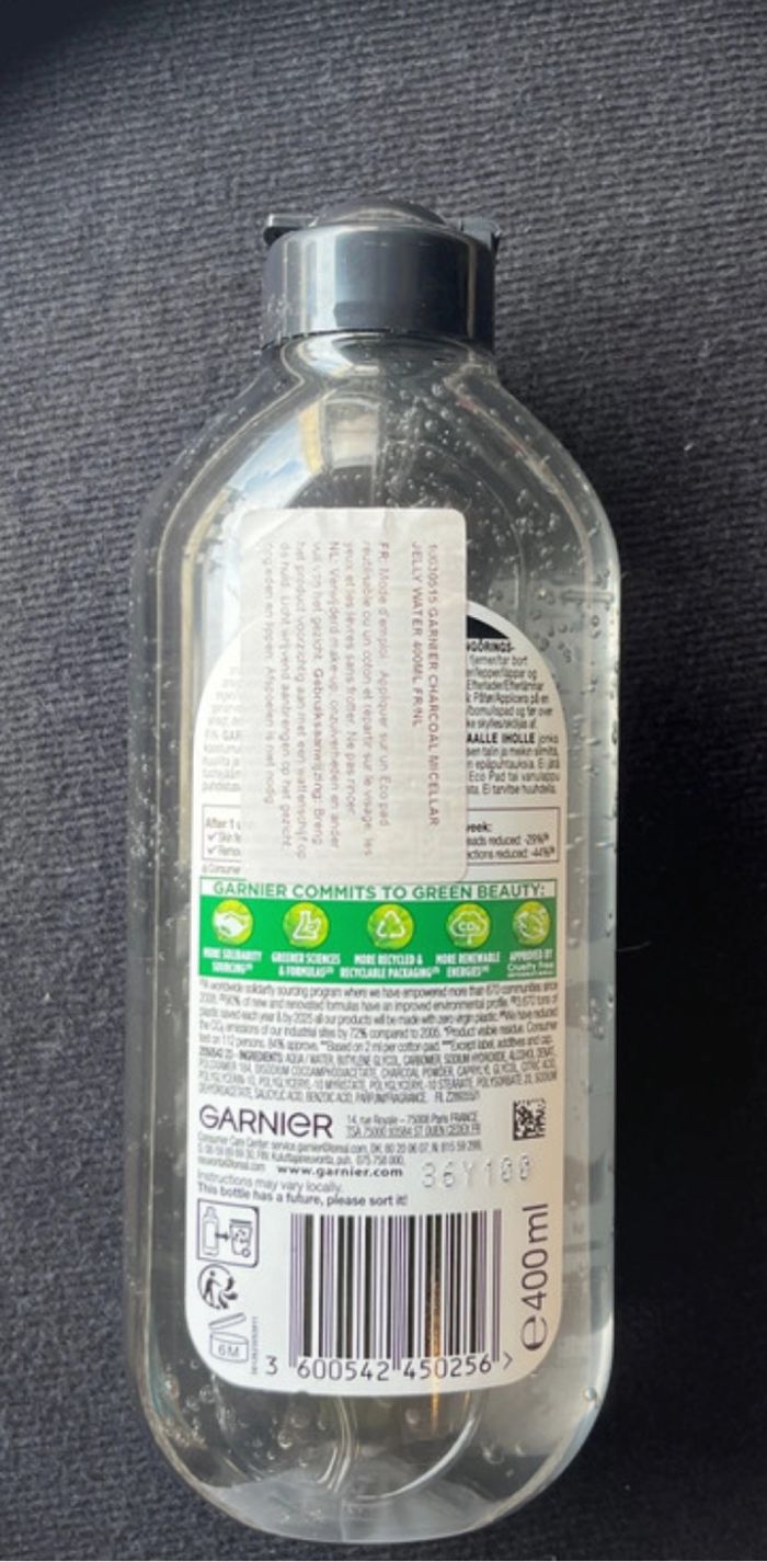 Skincare Garnier | gelée micellaire au charbon - photo numéro 2