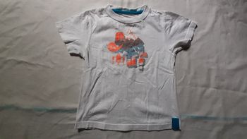 Tee-shirt blanc motif orangé et gris