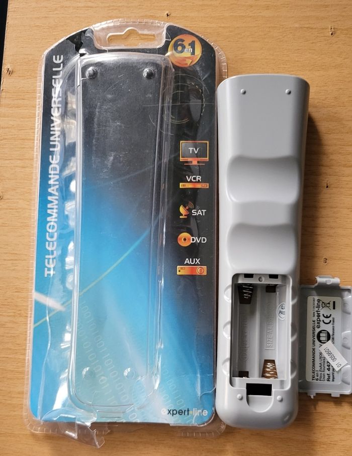 Télécommande universelle etat neuf juste ouvert - photo numéro 9
