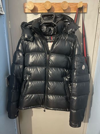 Doudoune Moncler Maya – Taille 3 – Couleur Noire