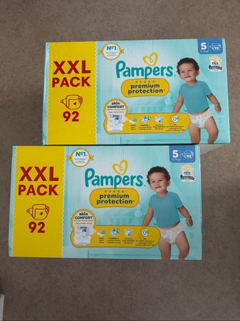 Lot de 2 cartons de couches taille 5 Pampers premuim protection