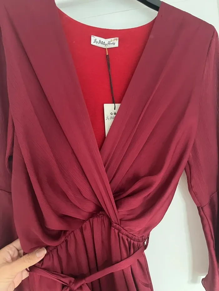 Robe longue rouge bordeaux tissu effet soyeux neuve avec étiquette - photo numéro 2