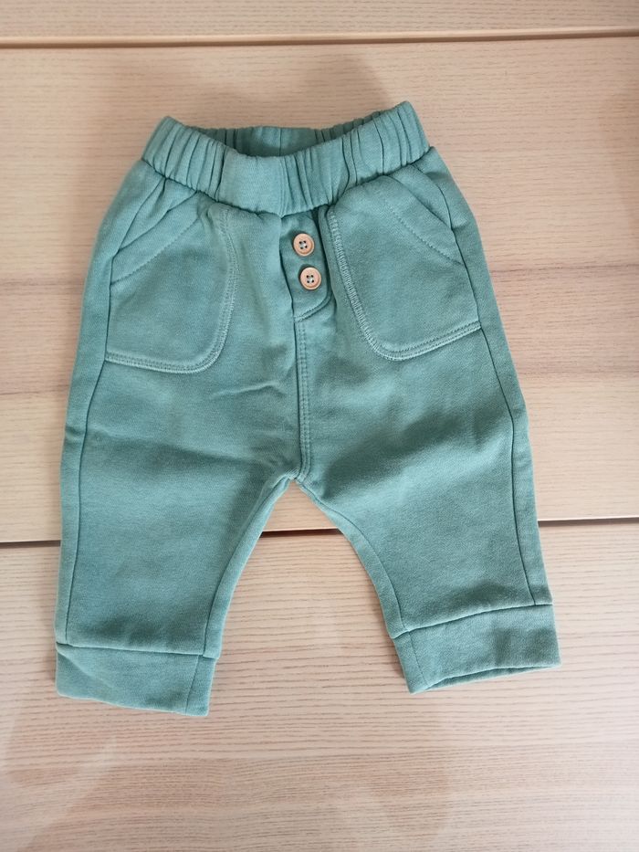 Pull et pantalon - photo numéro 2
