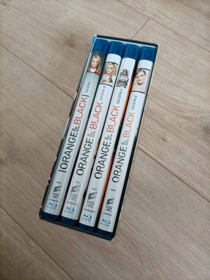 Orange Is the New Black Saisons 1 à 4 Blu Ray - photo numéro 2