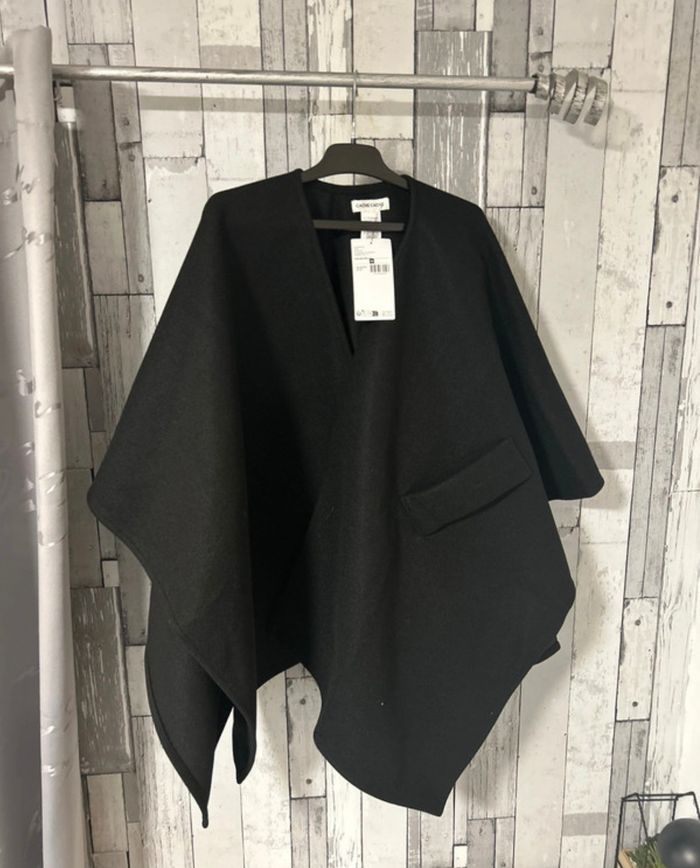 cape neuve femme Taille Unique cache cache (35 e)