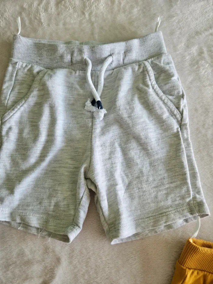 Lot de 3 shorts 92cm C&A - photo numéro 2