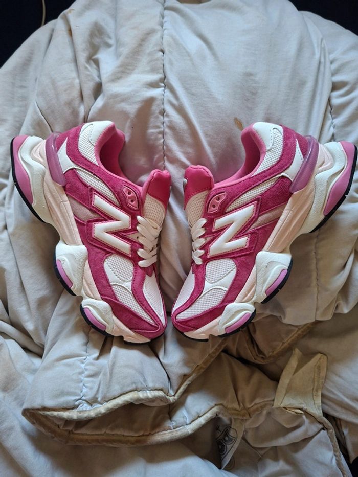 New Balance 9060 rose fuchsia taille 37 neuve