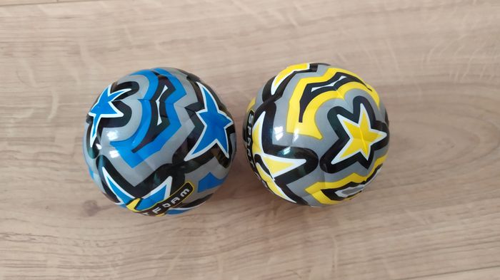 2 balles en mousse