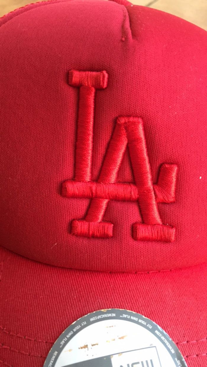 Casquette rouge LA one size (ajustable) en très bon état - photo numéro 2