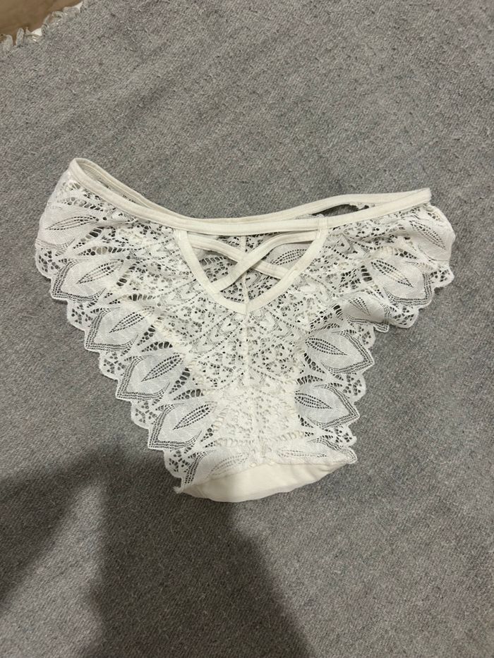 Tanga blanc dentelle