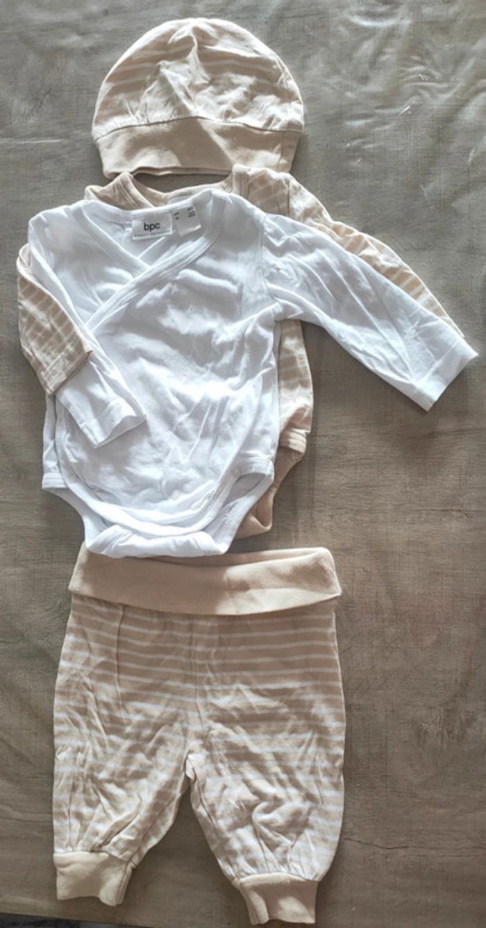 Ensemble 4 pièces body pantalon bonnet bodyflirt neuf taille 1-3 mois blanc beige - photo numéro 2