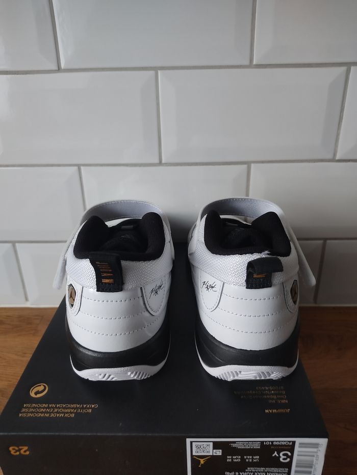 Baskets Jordan max aura 6 T 35 - photo numéro 5
