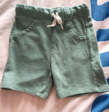 Short garçon taille 24 mois
